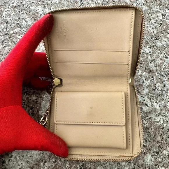 - CLouis Vuitton
Vintage 2000 Zippy Compact Wallet hand  painted converted - Picture 11 of 17